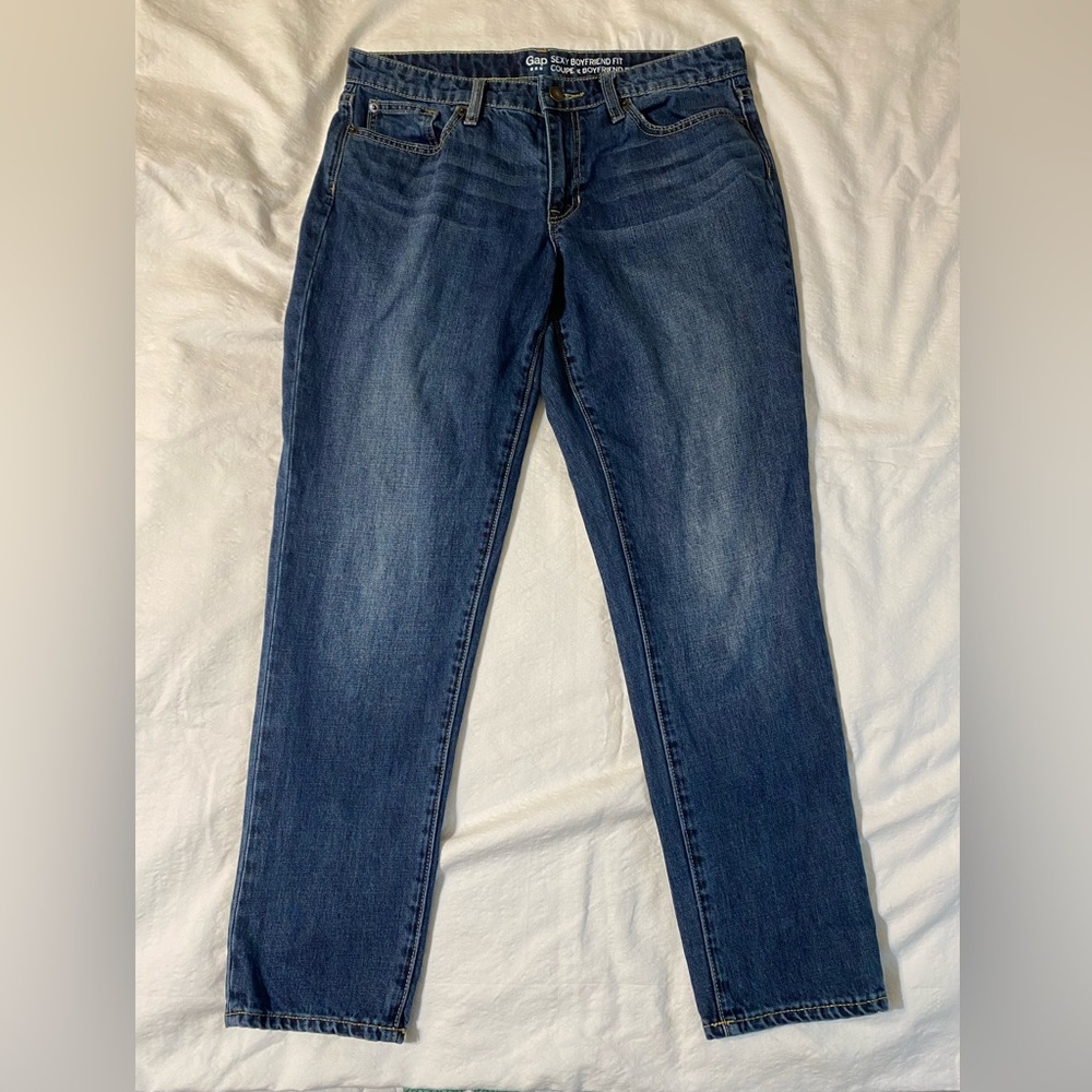 Gap Sexy Boyfriend Fit Jeans size 6/28R